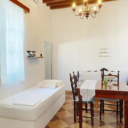 My House Serifos Town